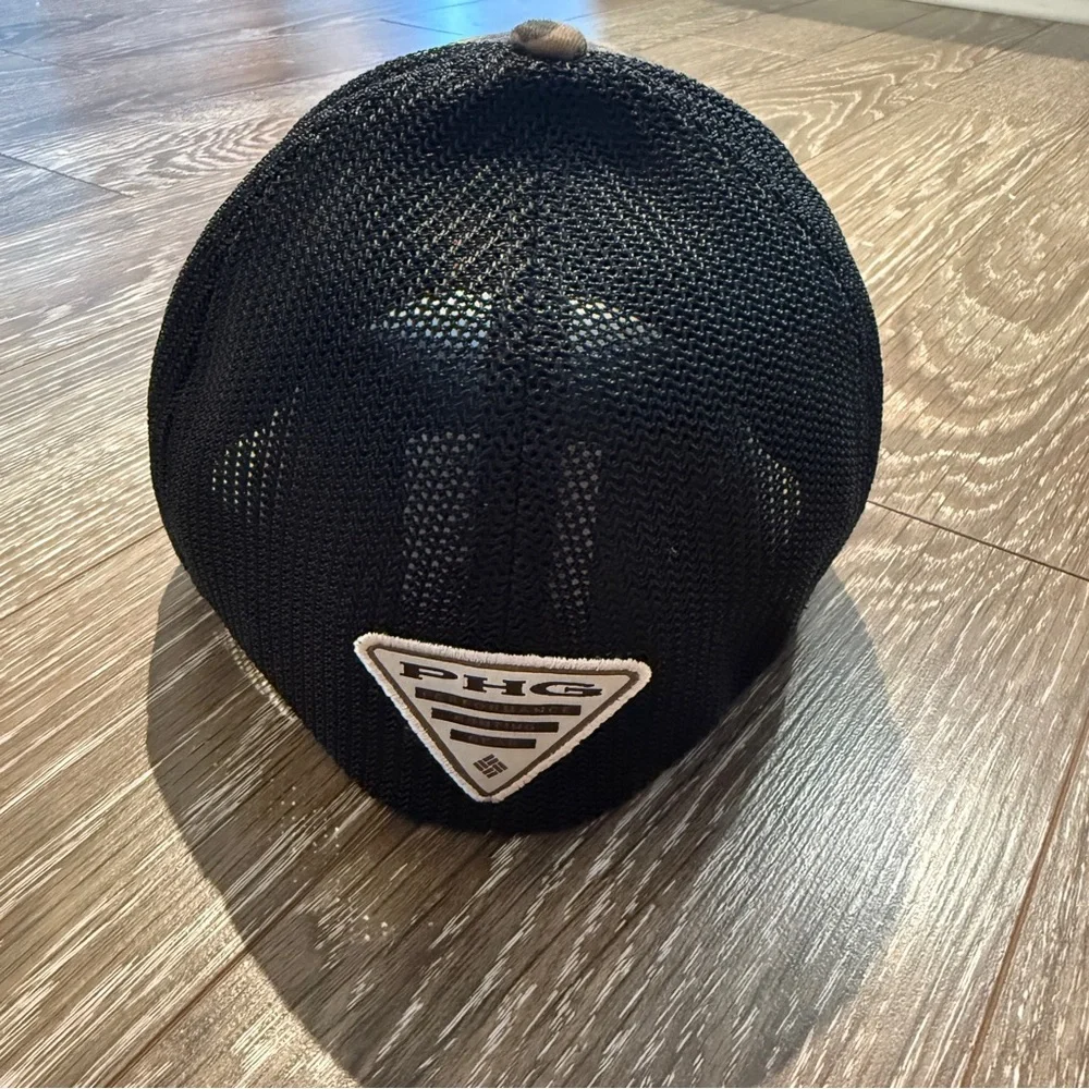 Columbia logo mesh pattern